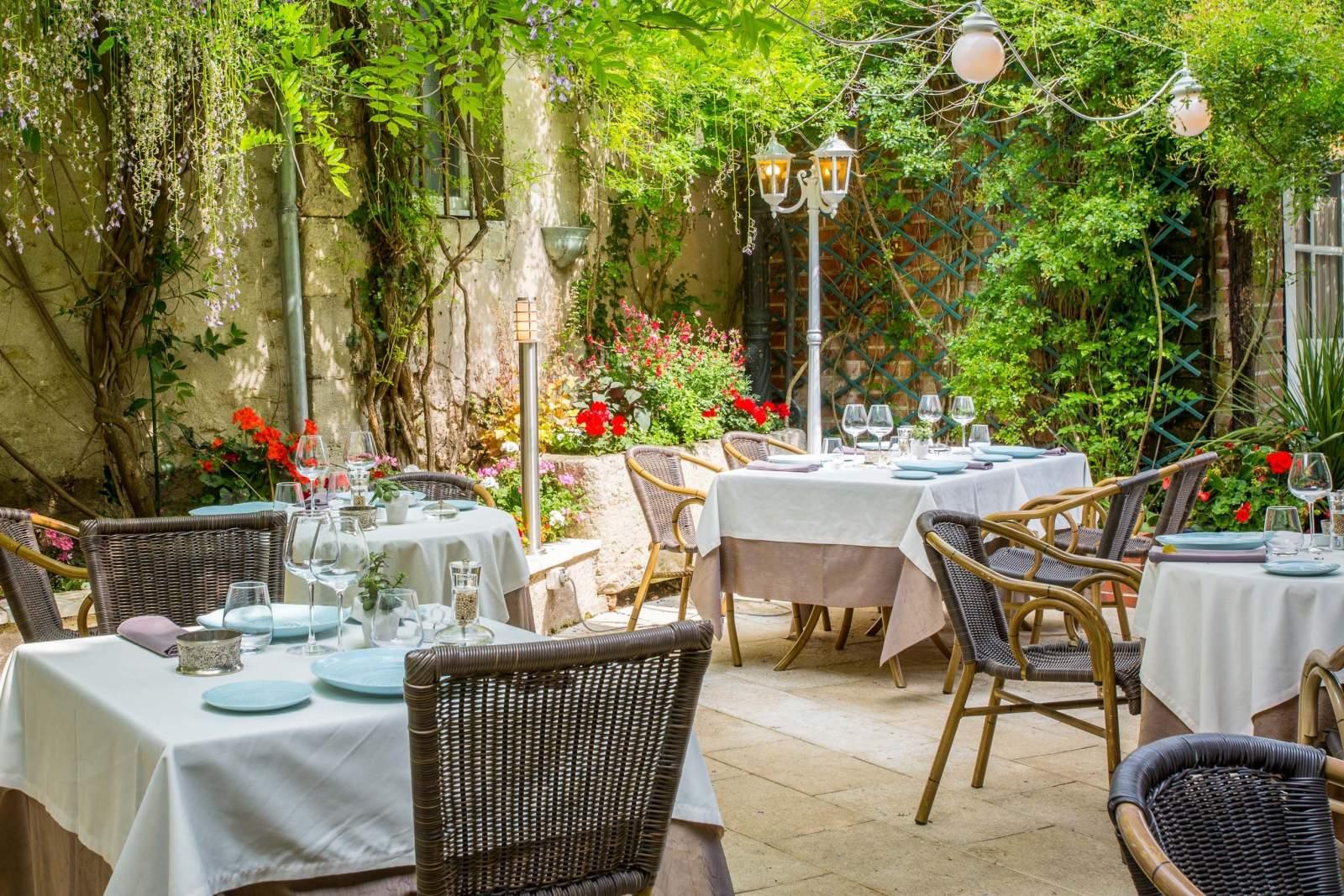 Logis Hotels Restaurant La Mere Hamard Semblançay 외부 사진