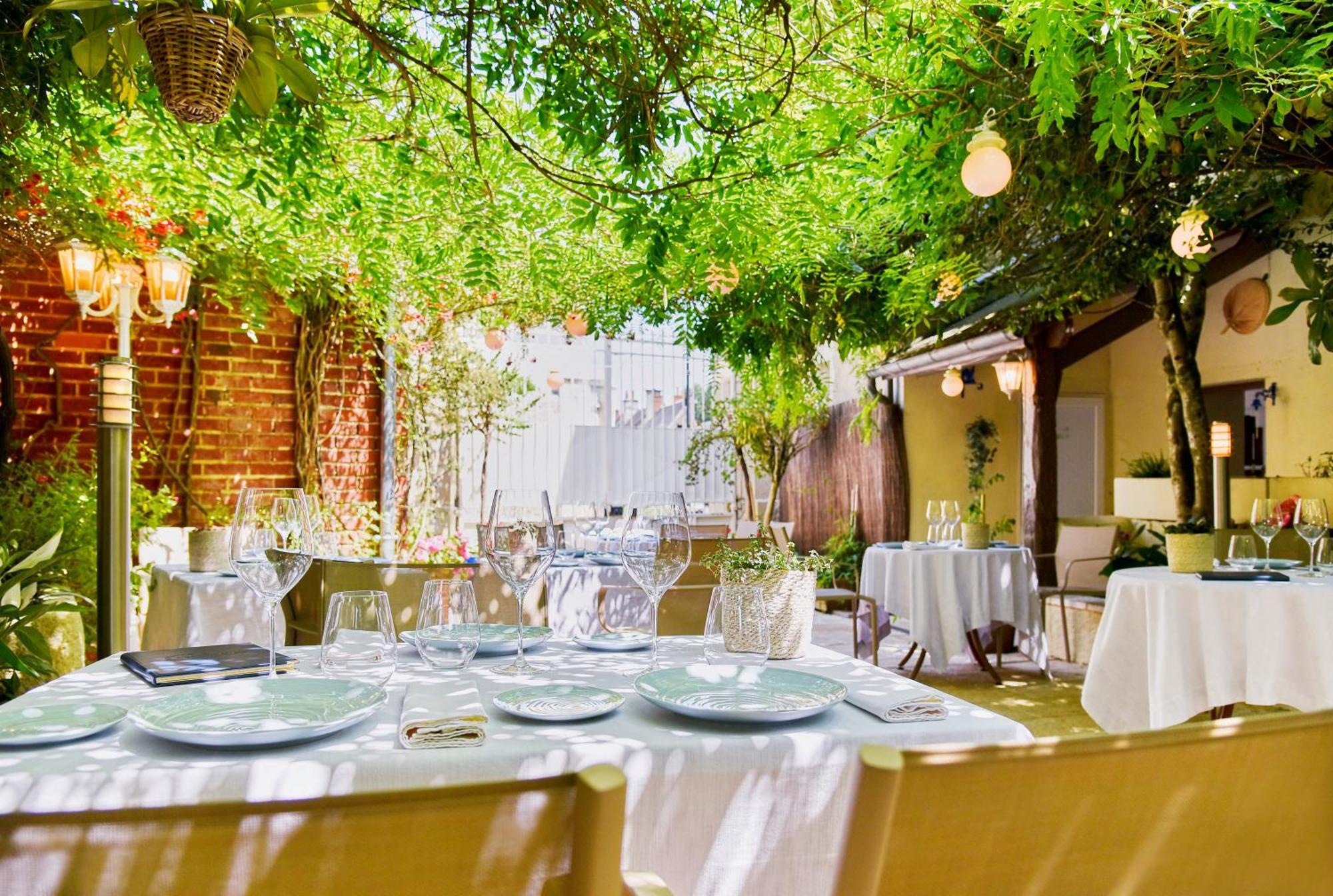 Logis Hotels Restaurant La Mere Hamard Semblançay 외부 사진