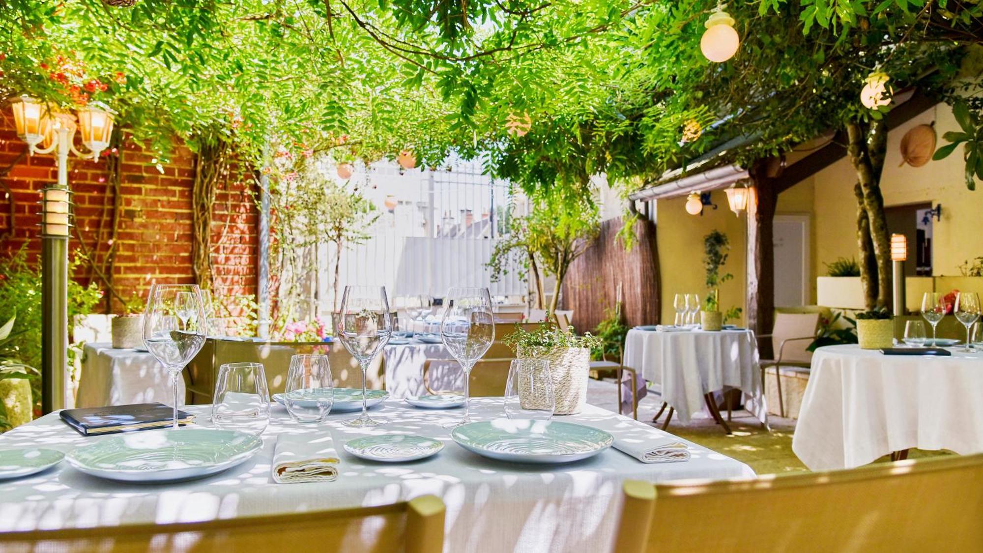 Logis Hotels Restaurant La Mere Hamard Semblançay 외부 사진