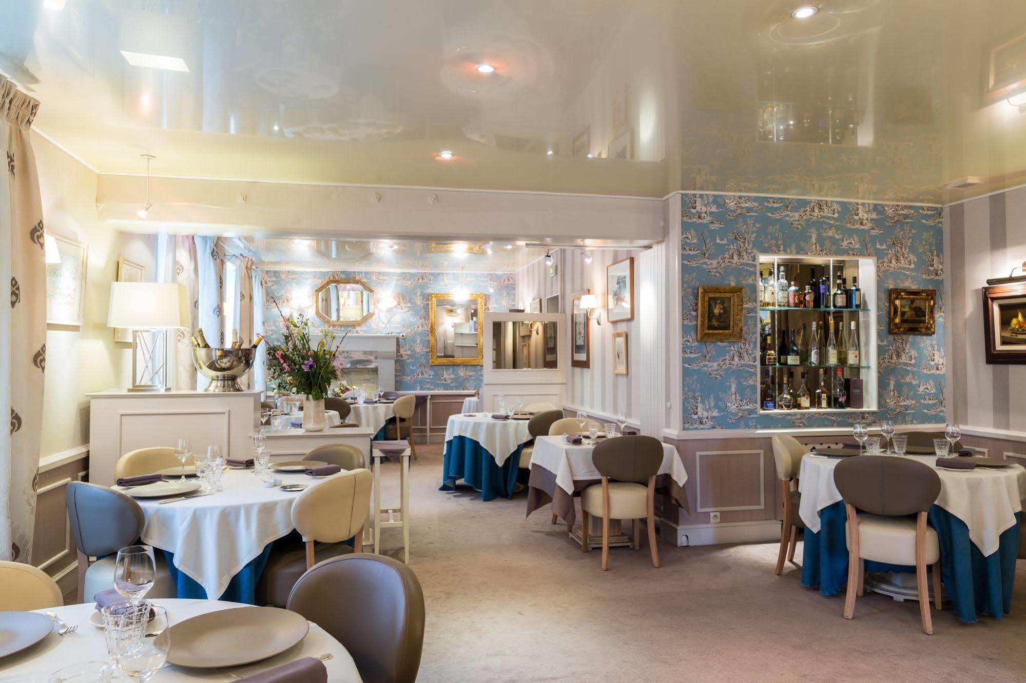 Logis Hotels Restaurant La Mere Hamard Semblançay 외부 사진