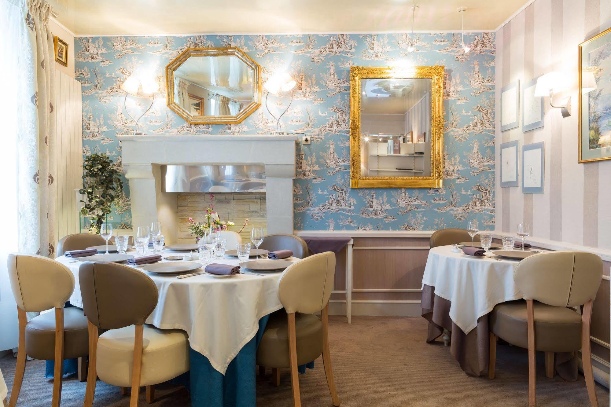 Logis Hotels Restaurant La Mere Hamard Semblançay 외부 사진